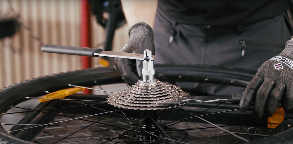 Ta av kassetten til sykkelen